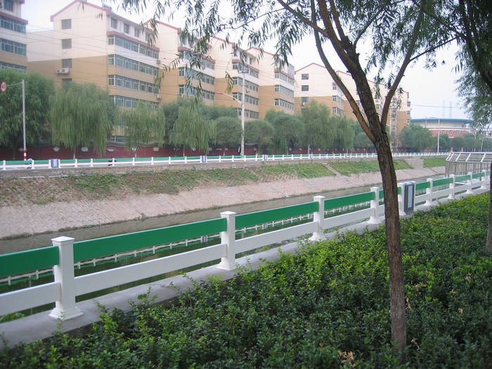 廣東護欄,東莞護欄,圍墻護欄,陽臺護欄,安全防護欄